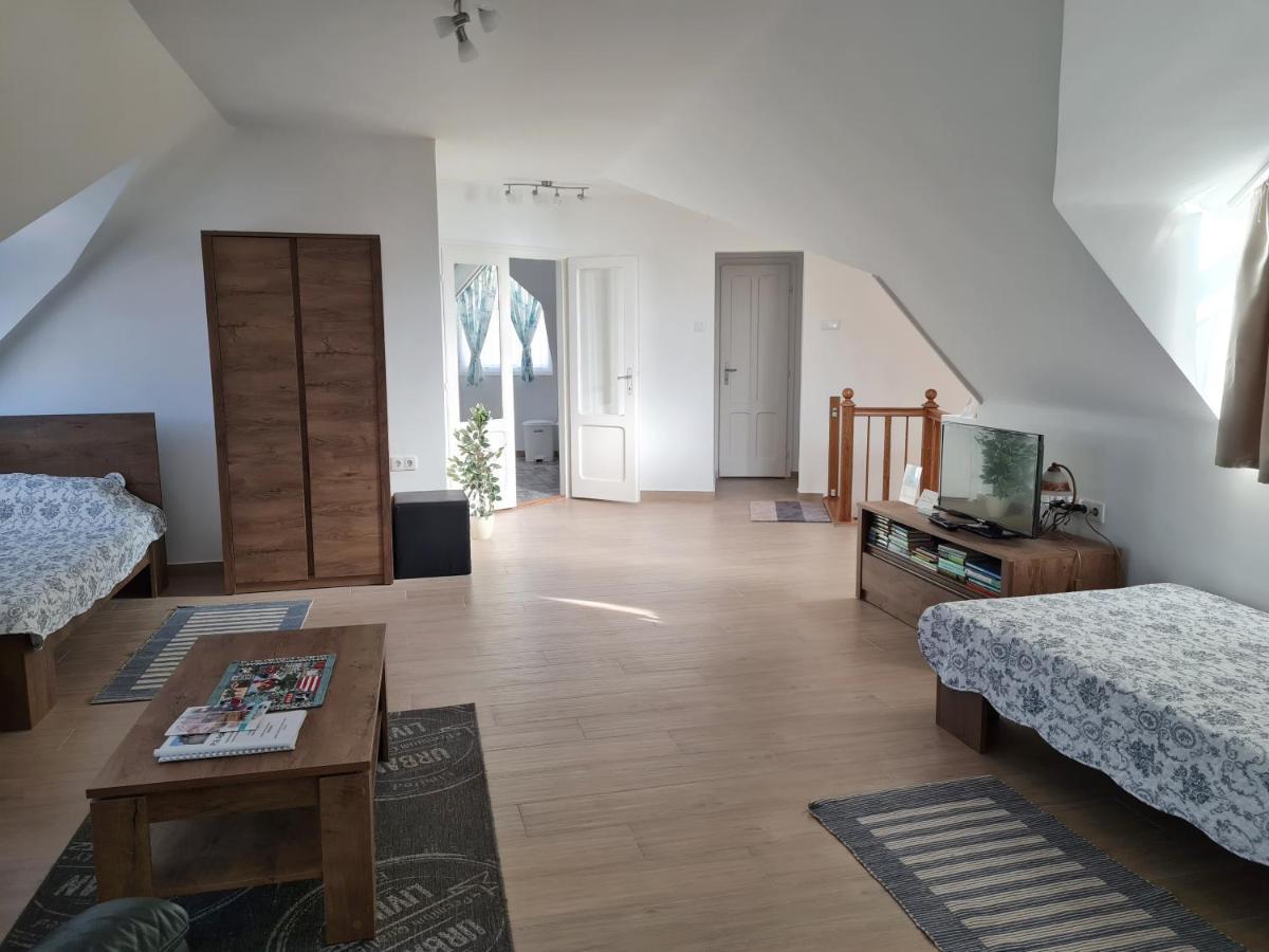 P16 Apartment Hajduboszormeny Extérieur photo