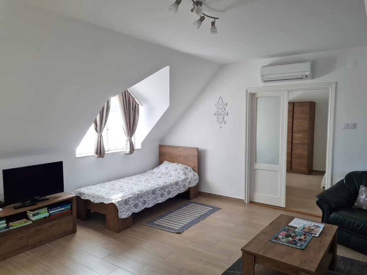 P16 Apartment Hajduboszormeny Extérieur photo
